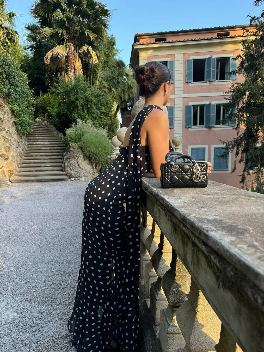 Robe Nuit d’Éclats – Élégance à Pois & Charme Rétro