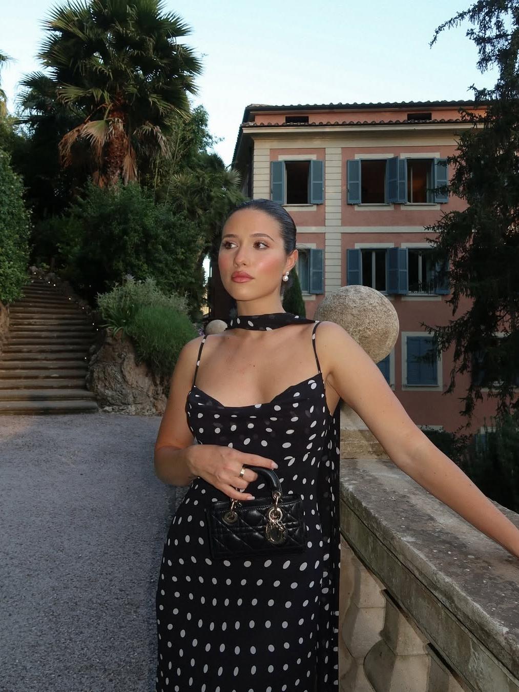 Robe Nuit d’Éclats – Élégance à Pois & Charme Rétro