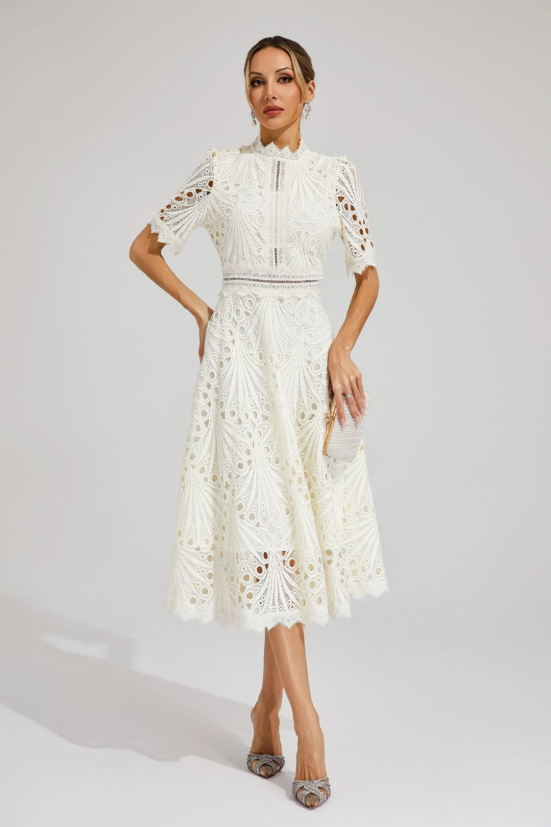 Robe Élora – Dentelle Architecturale & Élégance Intemporelle