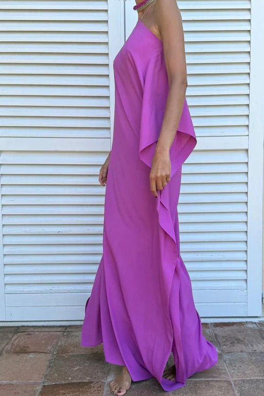 Robe Élégance Ondulée – Noire Asymétrique