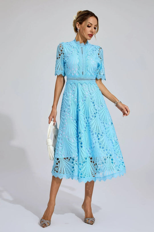 Robe Élora – Dentelle Architecturale & Élégance Intemporelle
