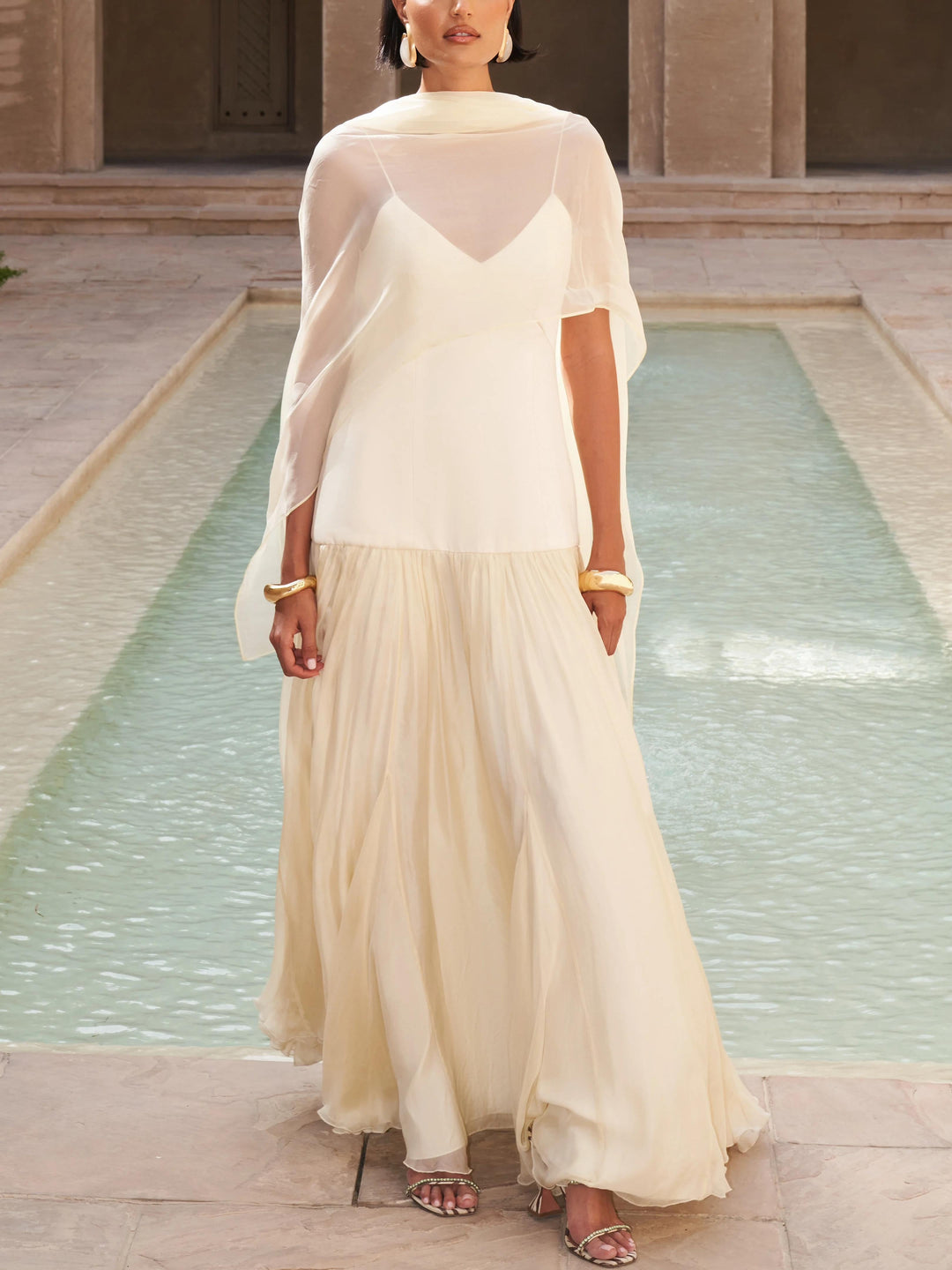 Robe Douce Romance – Satin Éclatant & Voile Aérien