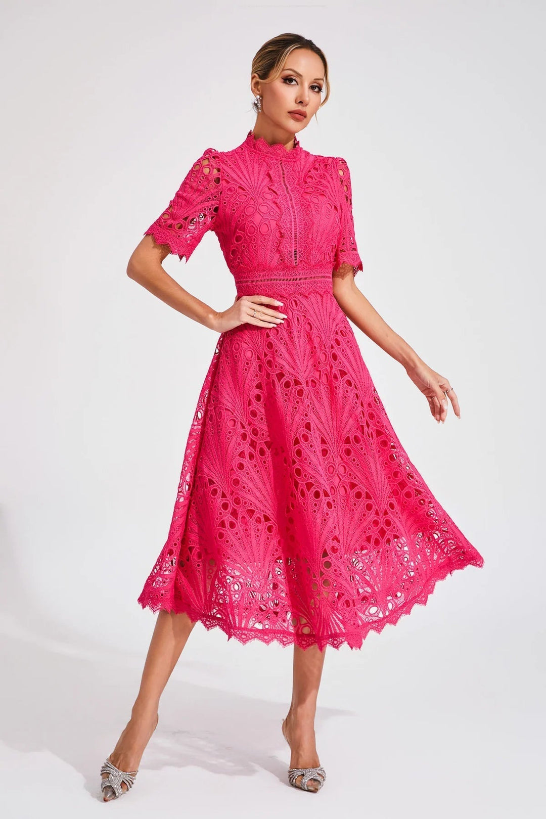 Robe Élora – Dentelle Architecturale & Élégance Intemporelle